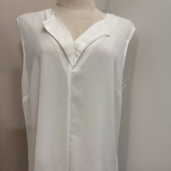 072~lady 's  Off-white tank top (M/L) - Picture 1 of 12